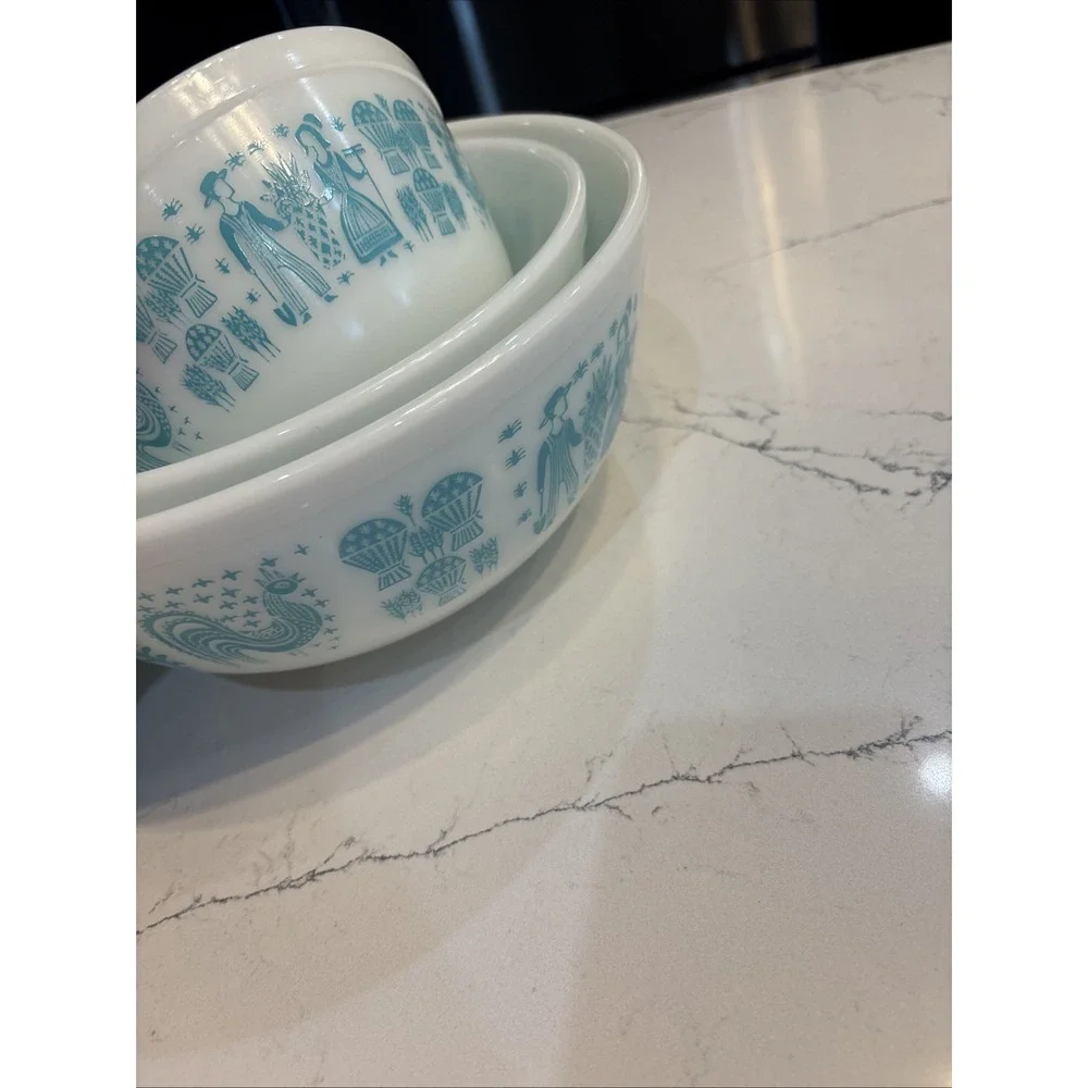 Pyrex Amish Butterprint Nesting Mixing Bowl Set 3 Piece Turquoise 4,2.5, 1.5 qt